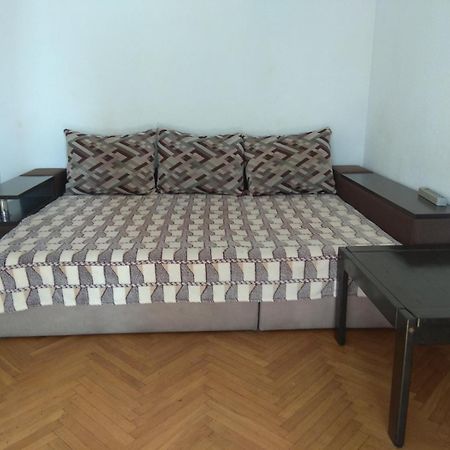 3- Х Комнатная Квартира В Центре Rivne Extérieur photo