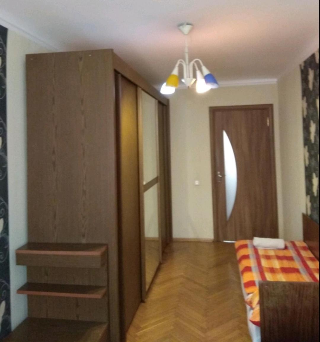 Appartement 3- Х Комнатная Квартира В Центре à Rivne Extérieur photo