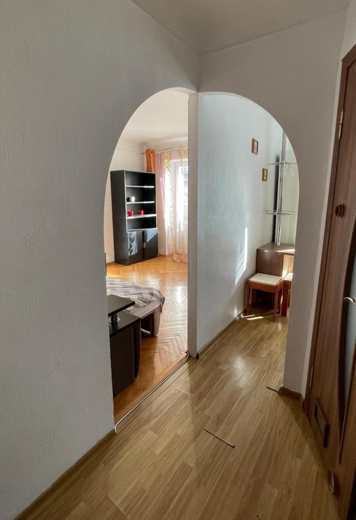 Appartement 3- Х Комнатная Квартира В Центре à Rivne Extérieur photo