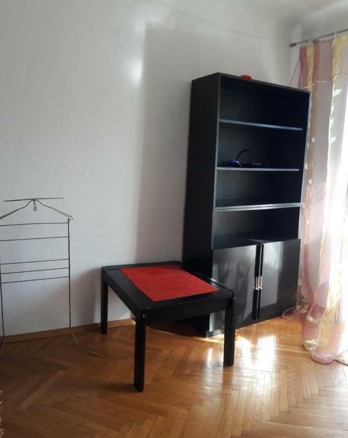 Appartement 3- Х Комнатная Квартира В Центре à Rivne Extérieur photo